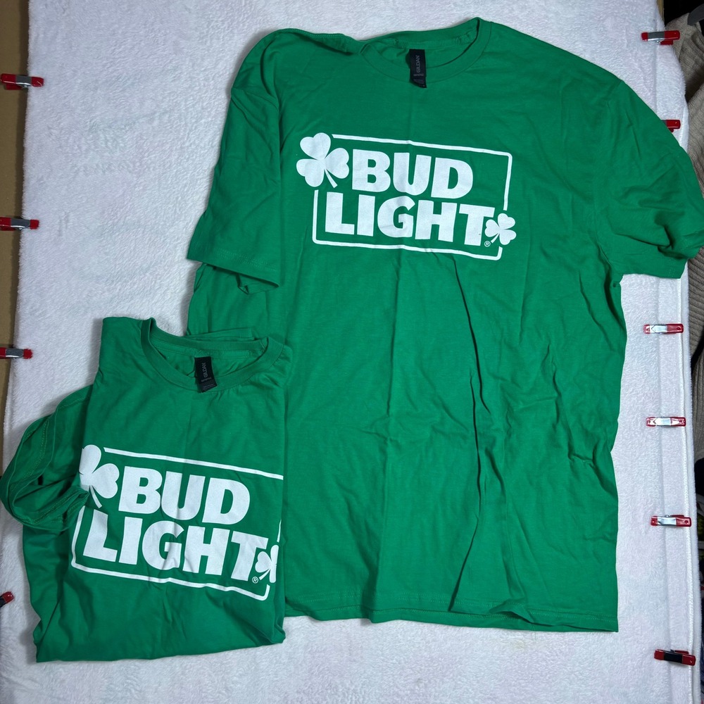 Gildan Bud Light T-Shirt Mens XL Green‎ Good St Patricks Day Shamrock Logo Tee